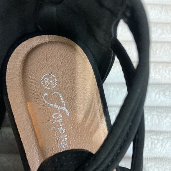 NWOTS Ladies Dress Sandals - Picture 13 of 13